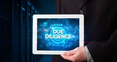 Tablet tutan kişi, iş konsepti