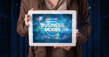 Tablet tutan kişi, iş konsepti