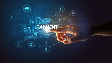 Siber güvenlik tuşuna elle dokun