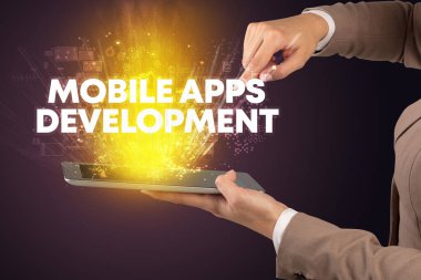 Yazılı dokunmatik ekranın yakın plan görüntüsü