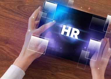 El tutuş tabletinin yakın plan görüntüsü