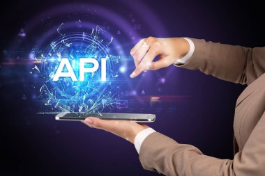 Kısaltmalı dokunmatik ekranın yakın plan görüntüsü.