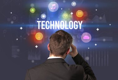 Bir iş adamının arkadan görünüşü