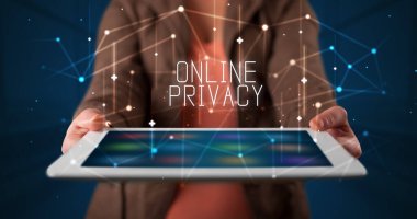 Tablet tutan kişi, güvenlik kavramı