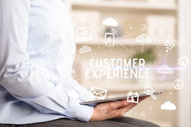 Sosyal Ağ Kullanan Bir Kişinin Yakın Çekimi