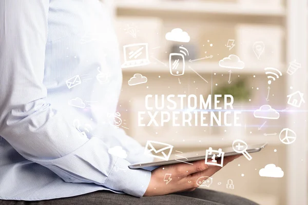 Sosyal Ağ Kullanan Bir Kişinin Yakın Çekimi