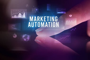 Tablete çizelgelerle dokunmak ve işaretlemek AUTOMATION yazıtları, iş konsepti