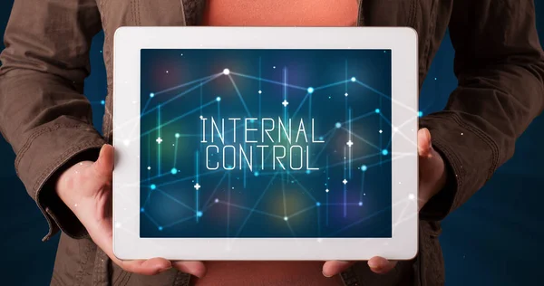 Joven Empresario Que Trabaja Tablet Muestra Signo Digital Control Interno —  Fotos de Stock