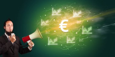 Megafon ve avro ikonu, döviz kuru konseptiyle bağıran genç kişi