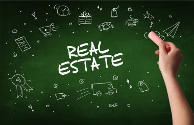 Tahtaya beyaz tebeşir çizilmiş el yazısı, online alışveriş kavramı.