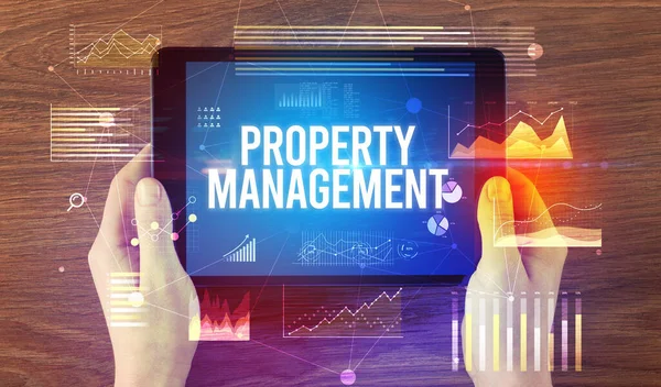 Zbliżenie Uchwytu Dłoni Napisem Zarządzanie Property Nowoczesna Koncepcja Biznesowa — Zdjęcie stockowe