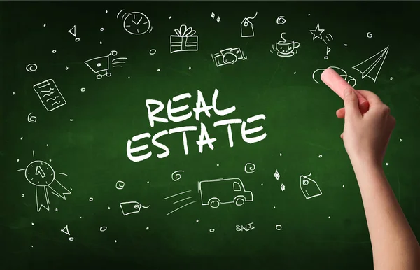 Ruční Kresba Real Estate Nápis Bílou Křídou Tabuli Koncept Online — Stock fotografie