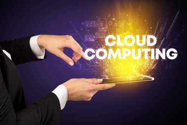 CLOUD Bilgisayarlı Dokunmatik Ekranın Yakın Çekimi Yazı, Yenilikçi Teknoloji Konsepti