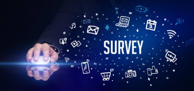 SURVEY yazıtları ve sosyal medya konseptiyle el ele tutuşmak