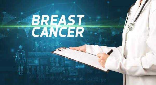 医生在剪贴板上写有Breast癌症铭文 医学诊断概念的笔记 — 图库照片