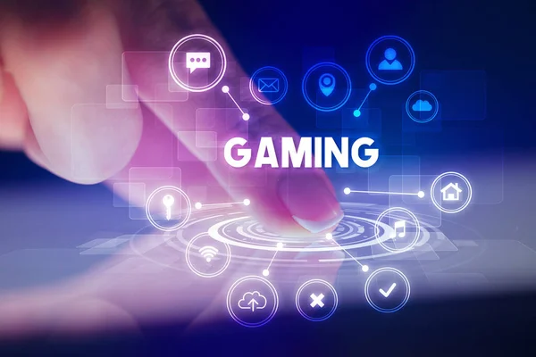 Tableta Táctil Dedo Con Iconos Tecnología Web Inscripción Gaming Concepto —  Fotos de Stock