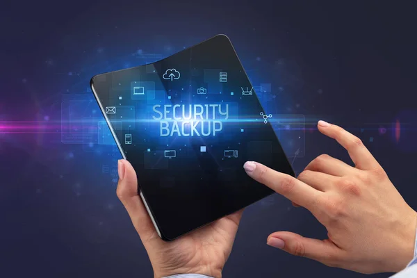 Geschäftsmann Mit Faltbarem Smartphone Mit Security Backup Aufschrift Cyber Sicherheitskonzept — Stockfoto