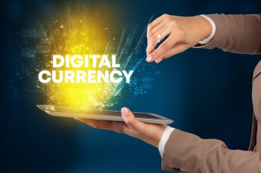 DIGITAL CURRENCY yazıtlı, yenilikçi teknoloji kavramına sahip bir dokunmatik ekran yakın plan