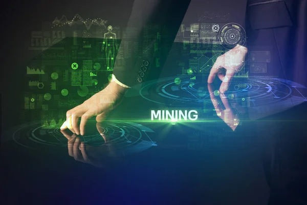 Şadamı Mining Yazıtı Modern Teknoloji Konseptiyle Büyük Ekrana Dokunuyor — Stok fotoğraf