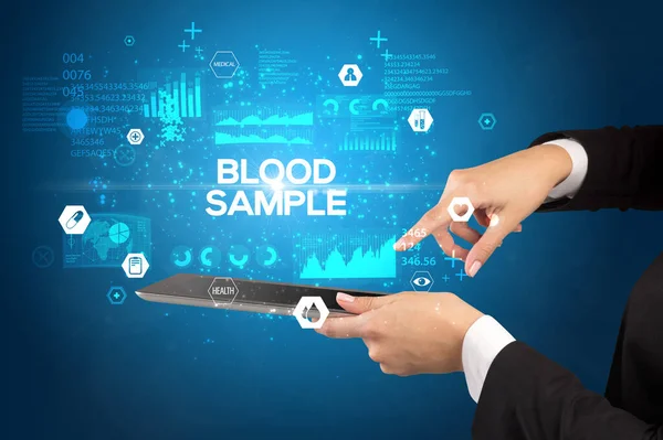 Close Uma Tela Sensível Toque Com Inscrição Sample Sangue Conceito — Fotografia de Stock