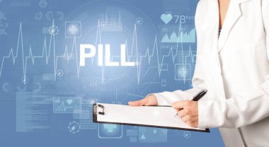 Genç doktor PILL yazıtları ve sağlık hizmeti konseptiyle notlar yazıyor.