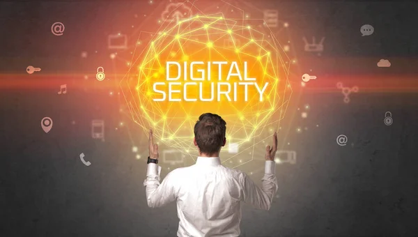 Rückansicht Eines Geschäftsmannes Mit Digital Security Aufschrift Online Sicherheitskonzept — Stockfoto