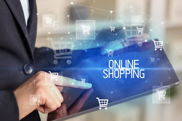 Νέος Κάνει Μια Αγορά Μέσω Online Εφαρμογή Αγορών Online Shopping — Φωτογραφία Αρχείου