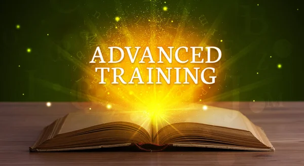 Advanced Training Inskription Som Kommer Från Öppen Bok Pedagogiskt Koncept — Stockfoto