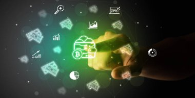 Ekranda el çizimi bitcoin cüzdanı ile multimedya arayüzüne dokunan işadamı parmağı fütüristik kavram simgeleri