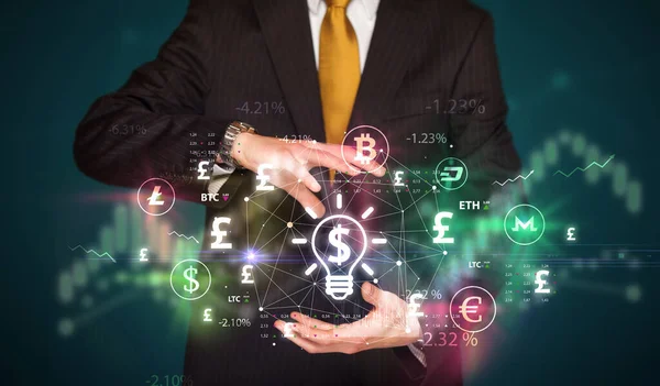 Affärsman Som Håller Glödlampa Med Dollartecken Symbol Investeringskoncept — Stockfoto
