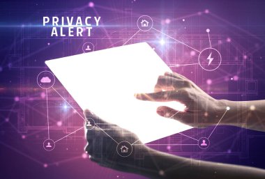 ÖZEL ALERT yazıtlı fütürist tablet, siber güvenlik kavramı