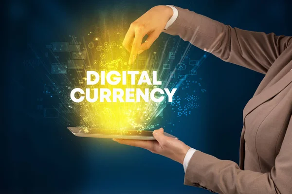 Detailní Záběr Dotykového Displeje Nápisem Digital Currency Inovativní Koncept Technologie — Stock fotografie