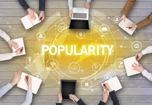 Groep Mensen Die Een Ontmoeting Hebben Met Popularity Inciption Social — Stockfoto