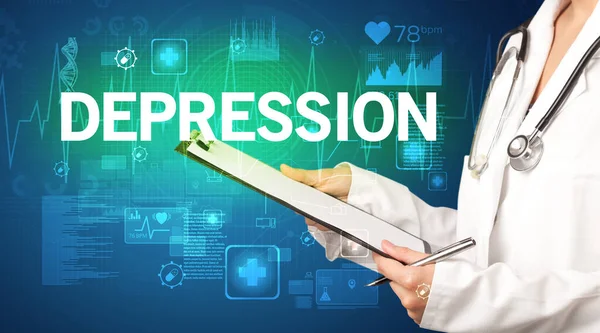 Genç doktor, Depresyon yazıtları ve sağlık konseptiyle notlar yazıyor.