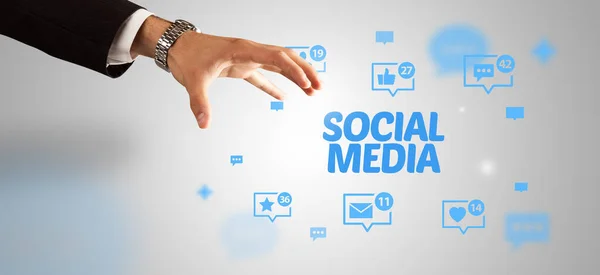 Close Van Bijgesneden Hand Wijzend Sociale Media Inscriptie Social Networking — Stockfoto