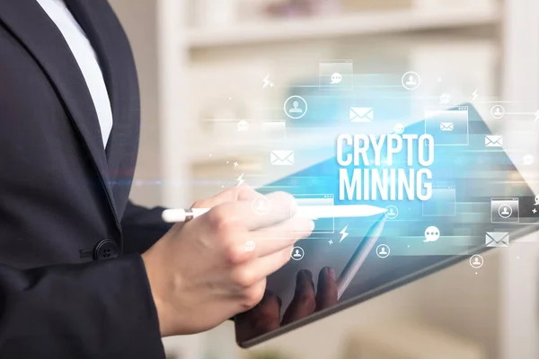 Close Tablet Procurando Inscrição Crypto Mining Conceito Tecnologia Moderna — Fotografia de Stock