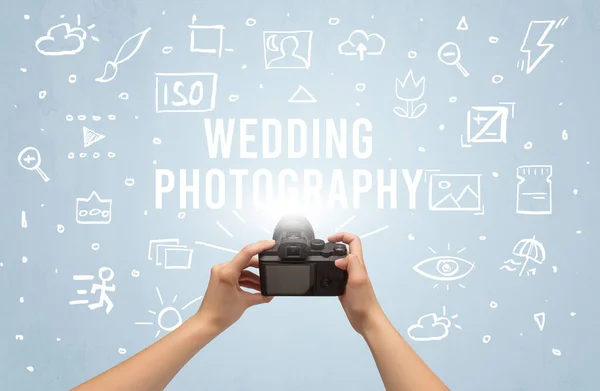 Ruční Fotografování Digitálním Fotoaparátem Nápisem Wedding Fotografie Koncepce Nastavení Fotoaparátu — Stock fotografie