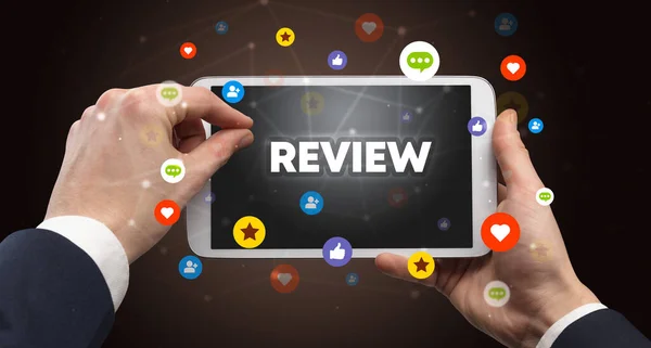 Nahaufnahme Eines Touchscreens Mit Review Aufschrift Social Networking Konzept — Stockfoto