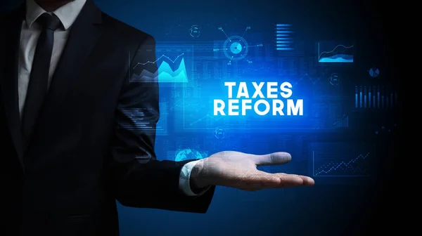 税金を保有するビジネスマンの手改革の碑文 ビジネスの成功の概念 — ストック写真