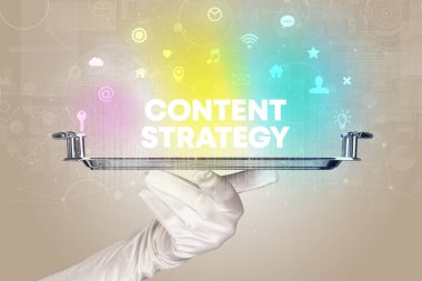 KONUŞAN STRATEGY yazıtları ile sosyal ağ hizmeti veren garson, yeni medya kavramı