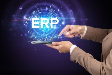 ERP kısaltmalı bir dokunmatik ekran, modern teknoloji kavramı