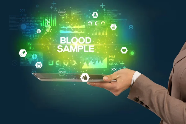 Nahaufnahme Eines Touchscreens Mit Blood Sample Beschriftung Medizinisches Konzept — Stockfoto