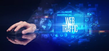 Web TRAFFIC yazıtları ve siber güvenlik konseptiyle el ele tutuşmak