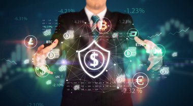 Dolar kalkanı sembolü ve yatırım konseptini elinde tutan bir iş adamı