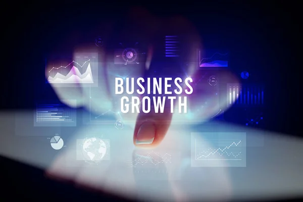 Трогательный Планшет Графиками Надписью Business Growth Концепция Бизнеса — стоковое фото