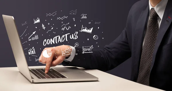 Zakenman Werkt Aan Laptop Met Contact Inscriptie Modern Business Concept — Stockfoto