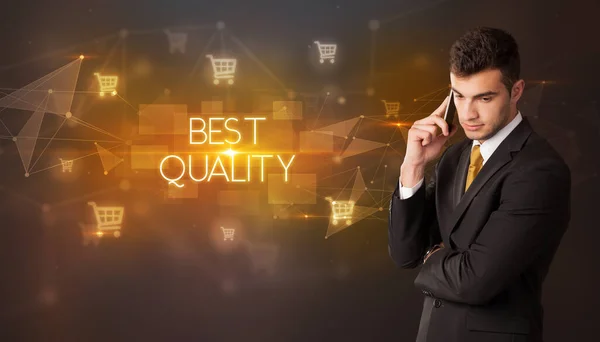 Biznesmen Ikonami Koszyka Napisem Best Jakość Koncepcja Zakupów Online — Zdjęcie stockowe