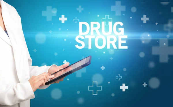 หมอเข ยนบ กบนคล ปบอร วยค าจาร Drug Store แนวค ดการปฐมพยาบาล — ภาพถ่ายสต็อก