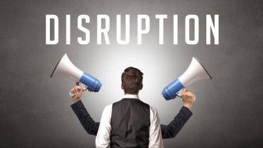 DISRUPTION yazıtları, siber güvenlik kavramına sahip bir işadamının arka görüşü