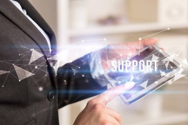 El kapama işlemini SUPPORT yazması, modern iş teknolojisi kavramı kullanan tablet kullanarak yapın